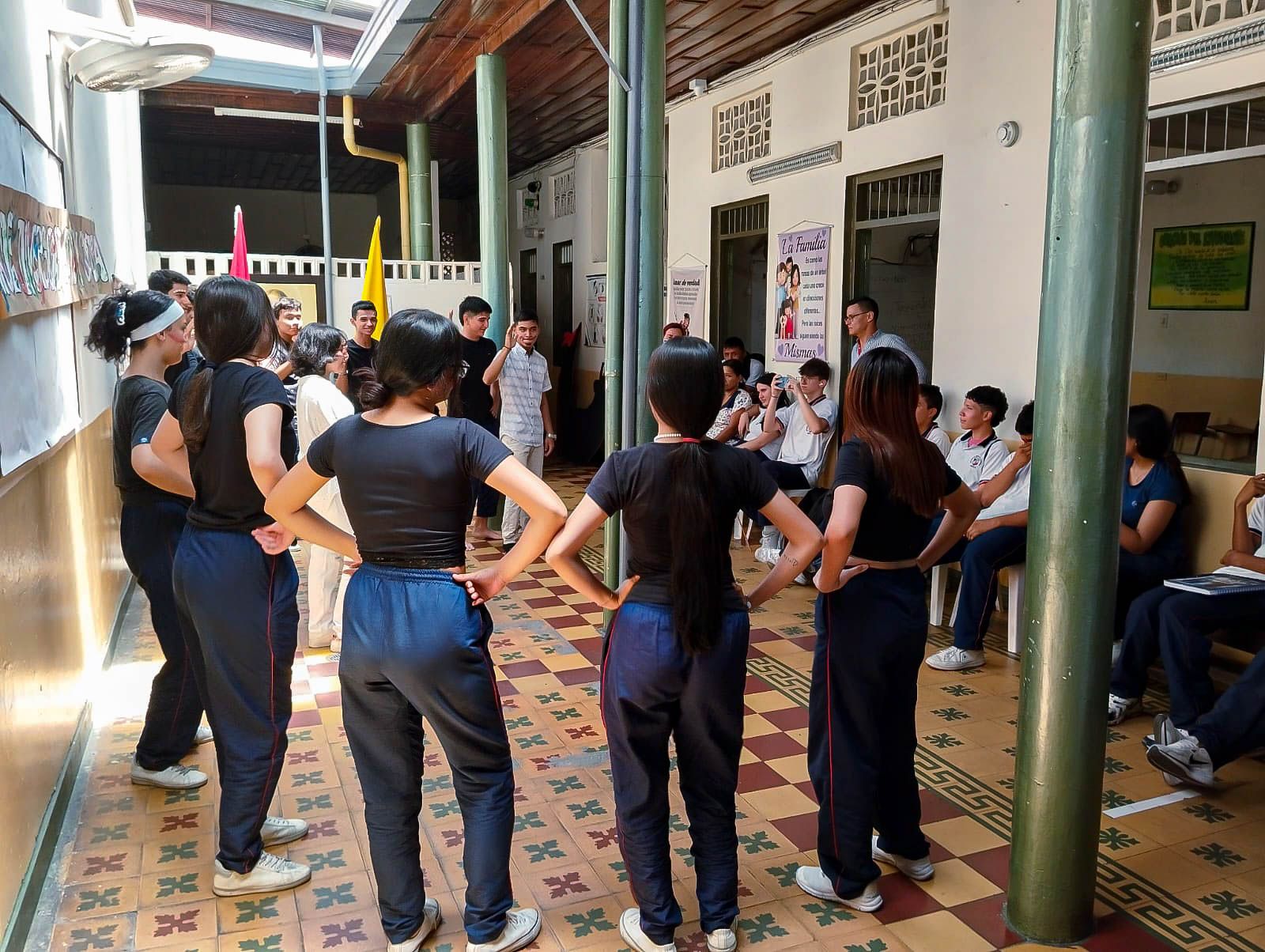 Conmemorando el Día de la Raza, Orgullosos de lo que nos hace Colombianos - Imagen 3