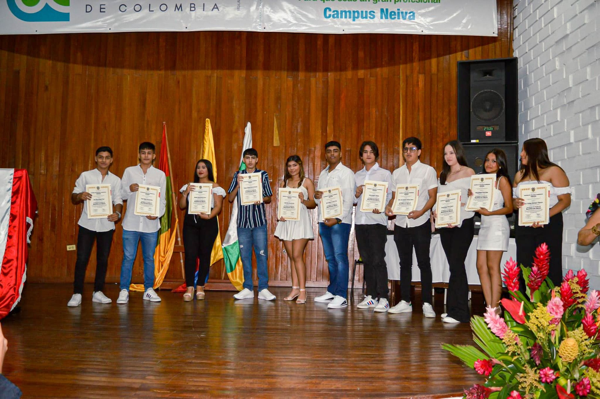 ¡Felicitaciones a nuestros graduados de bachillerato básico y bachillerato académico! - Imagen 4