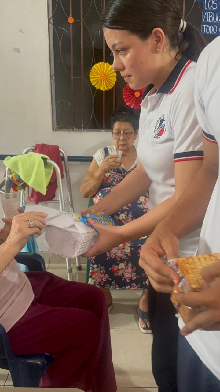 Servicio Social IDESISTA: Jóvenes que Transforman su Comunidad con Amor y Compromiso - Imagen 5