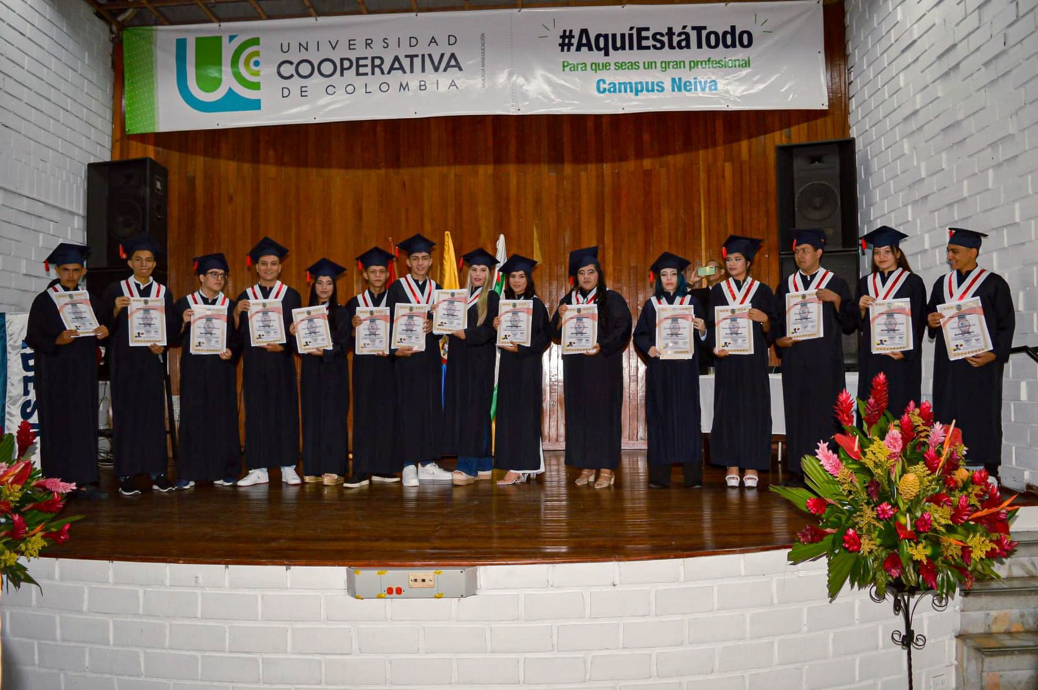 ¡Felicitaciones a nuestros graduados de bachillerato básico y bachillerato académico! - Imagen 5