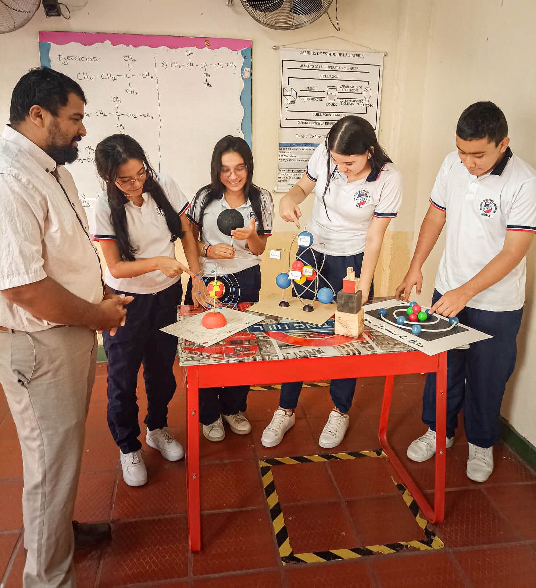 Aprendizaje científico y modelos atómicos en el Colegio IDESA